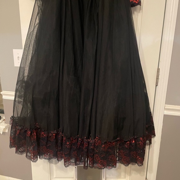 Halloween Elegant Black and Red Gothic Dress - Picture 4 of 5